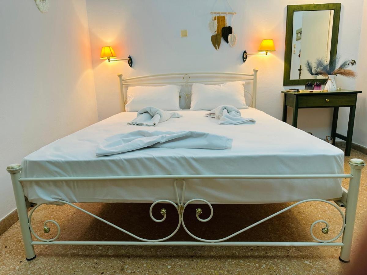 Ancora Hotel Poros Town Exterior photo